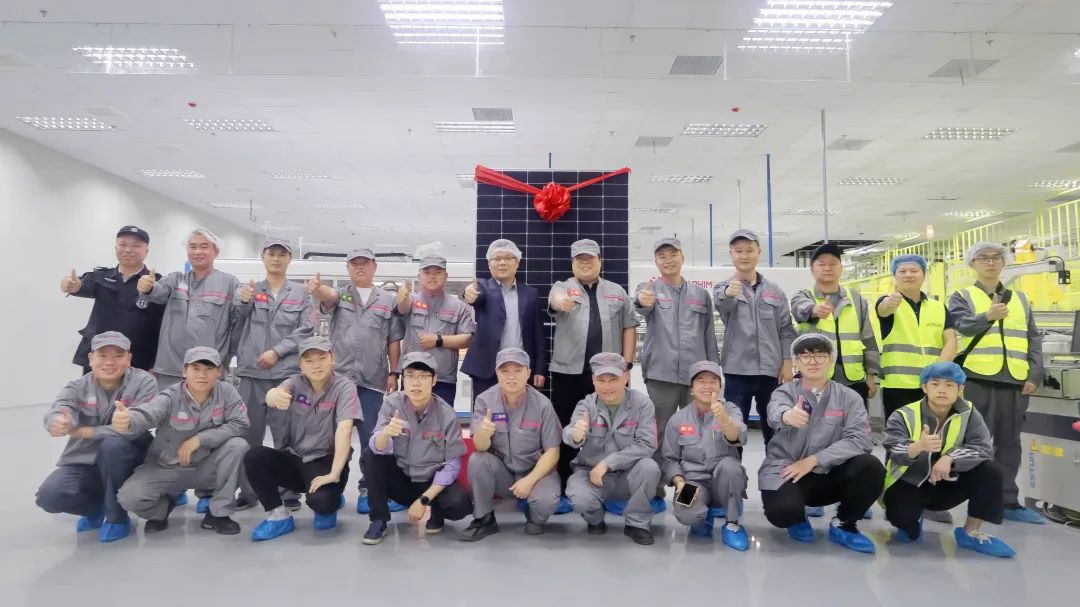 高效开局，智造无限 | 赛拉弗2GW二期项目正式投产，首批组件顺利下线